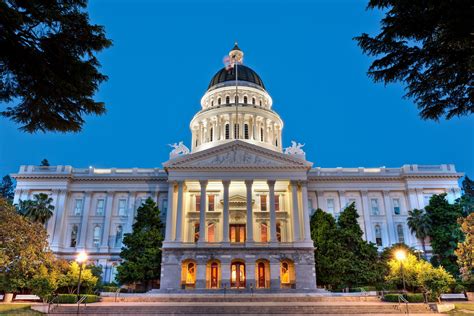 California State Capitol Building at Dusk - League of California ...