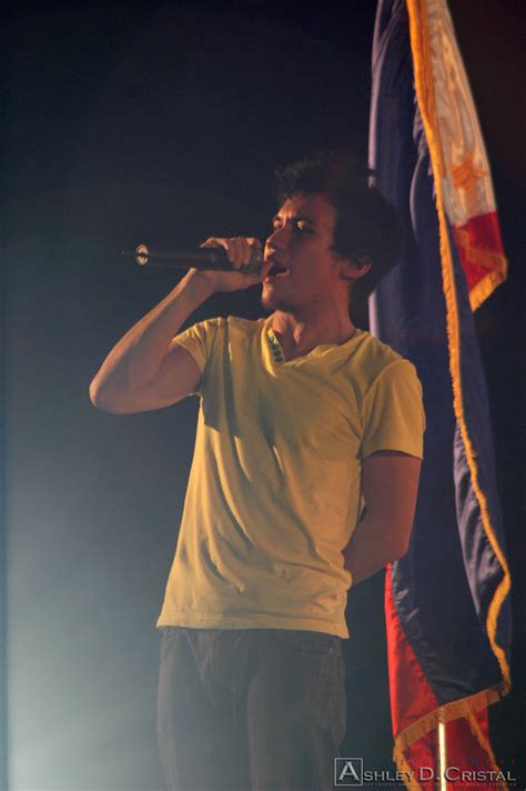 Yael Yuzon of Sponge Cola performing at the 2009 UST Fresh… | Flickr