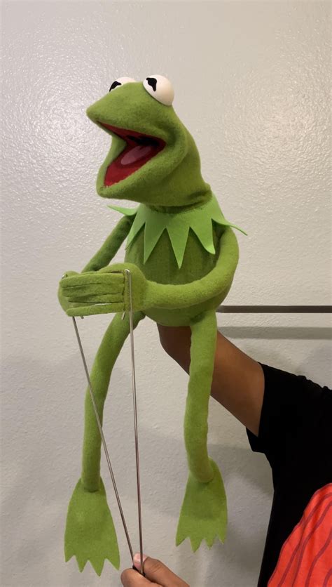 My Kermit the Frog puppet build… finally DONE 🐸🪕🌈 : r/Muppets