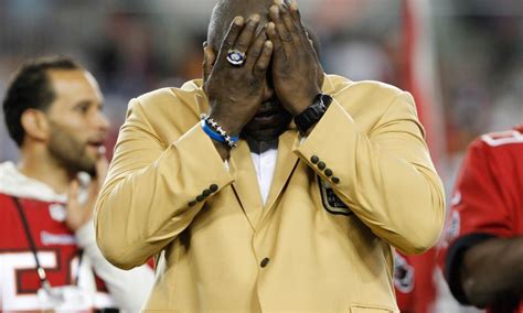 Bucs legend Warren Sapp is disgusted by Buccaneers’ 2017 defense