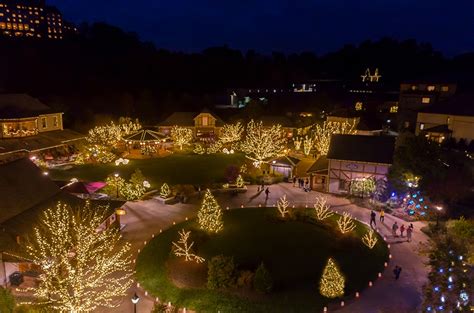 Candlelight Christmas Evenings | Biltmore