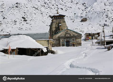 Kedarnath Temple Shrine Covered Snow Kedarnath Temple Hindu Temple ...