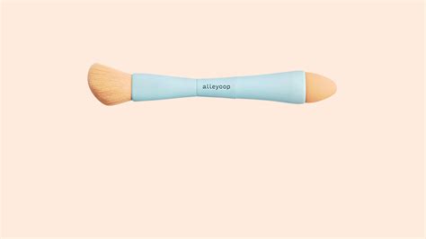 This Makeup Brush Is the Only One You’ll Ever Need (and It’s Finally Back in Stock) | Makeup ...