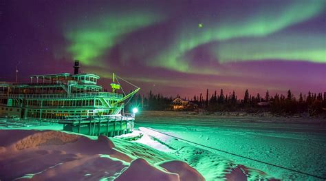 Hunting the Northern Lights in Fairbanks, Alaska - Matador Network ...