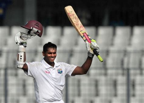 Why did Shivnarine Chanderpaul have an unusual batting stance?