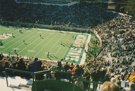 File:Michigan vs. Michigan State football 2001 4.jpg - Wikimedia Commons