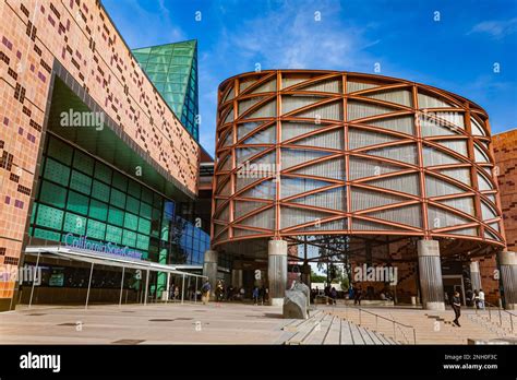 The California Science Center (ScienCenter) in Exposition Park, Los ...