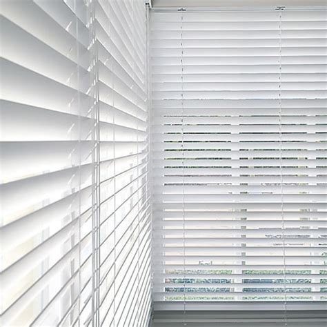 Venetian blinds are practical window shades. Choose from metal, wooden and pvc coated slats in ...