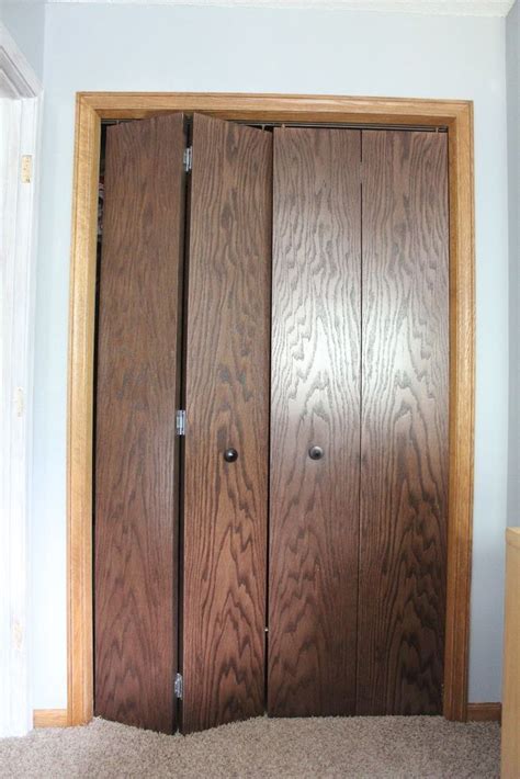 DIY Closet Door Makeover Idea | Bifold doors makeover, Diy closet doors, Closet door makeover