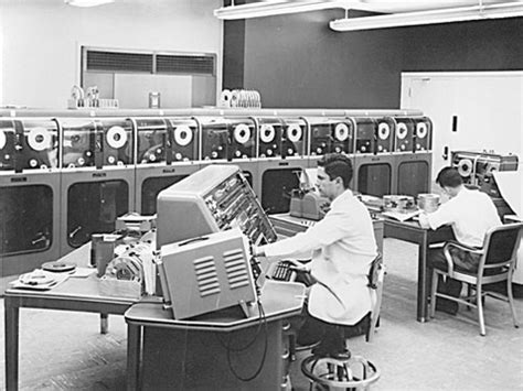 Appliance Park’s 1950s UNIVAC computer in action. | New GE A… | Flickr