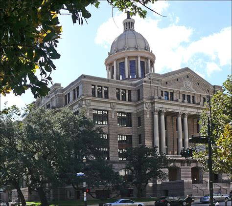 Photo: Harris County Courthouse of 1910