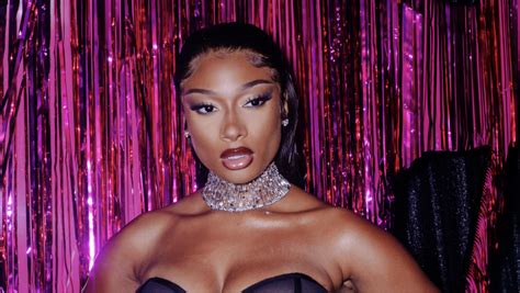 Megan Thee Stallion Proved You Can Do Anything With Stiletto Nails - TrendRadars