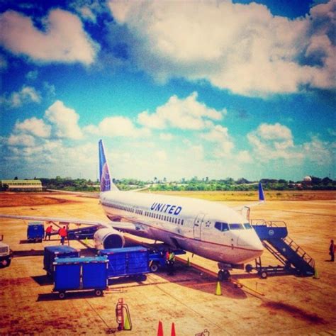 United Airlines makes direct travel to Chicago possible - The San Pedro Sun