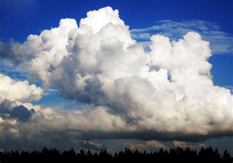 Monster Cloud by Mariko303 on deviantART | Clouds, Sky and clouds, Clouds photography