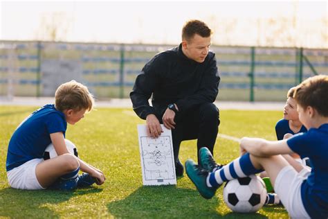 10 idées de cadeaux qu'un enfant peut faire à son entraîneur de foot en fin d'année scolaire