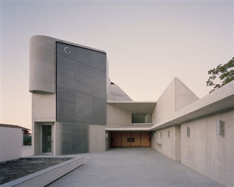 This Modern Concrete Mosque In Australia Is An Architectural Work Of ...