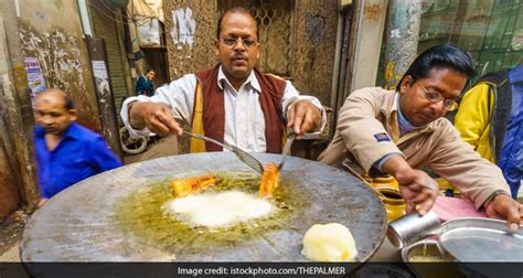 Try These 6 Delicious Bengali Street Food Items In Delhis CR Park ...