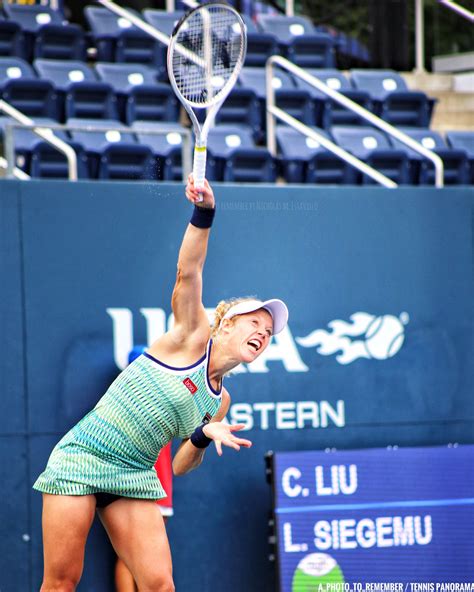 Laura Siegemund serve - Tennis Panorama