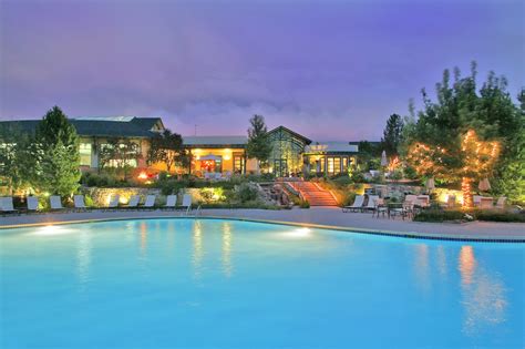 Palomino Park Resort | Apartments in Highlands Ranch, CO