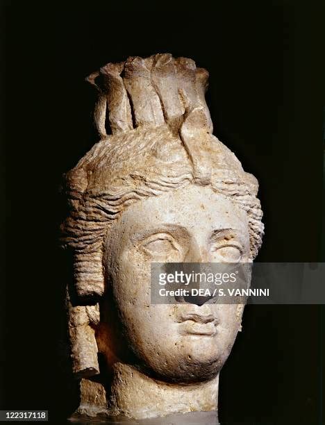 Cleopatra Statue Photos and Premium High Res Pictures - Getty Images