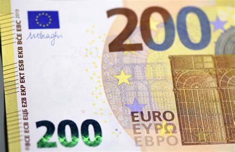 New set of Euro banknotes enters circulation across the Eurozone | Newstalk