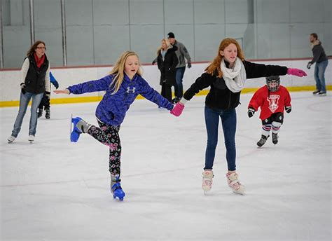 Ice Skating Lessons & Playgroup on Ice at LCC - Kids Birthday Parties