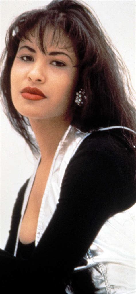 4K Selena Quintanilla Wallpaper - iXpap