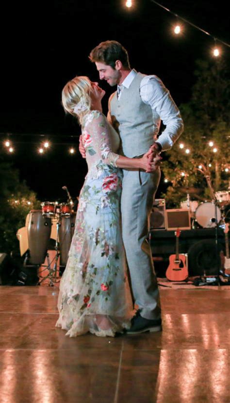 Stunning Pictures From Jennie Garth's Gorgeous Wedding! | Celebrity ...