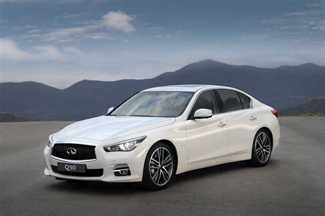 2014 Infiniti Q50 Adds Two-Litre Turbocharged Petrol Engine