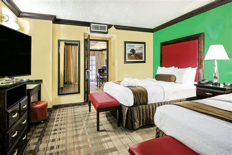 Crowne Plaza Suites Houston - Book Day Rooms | HotelsByDay