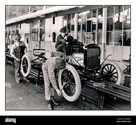 Ford model t assembly line hi-res stock photography and images - Alamy