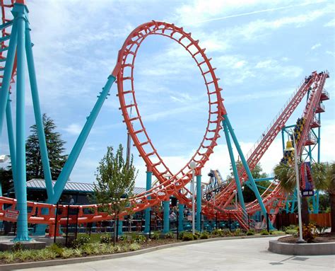 Thrilling Vacations: Scariest Amusement Park Rides in the U.S. | EZWay Parking