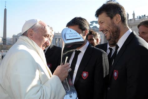 Pope Francis celebrates San Lorenzo's Argentina championship - Sports ...