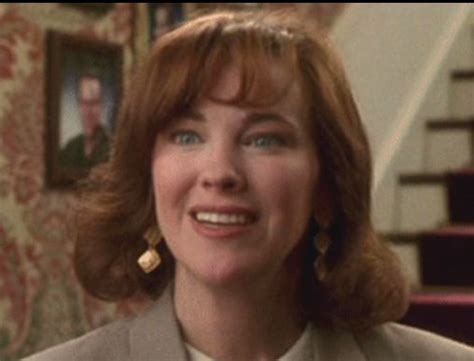 Catherine O'Hara in Home Alone | Catherine o'hara, Catherine, Home alone