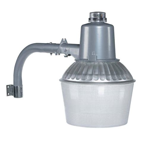 Globe Electric 150-Watt Outdoor Aluminum High Power Sodium Flood Light Fixture with Low-Light ...