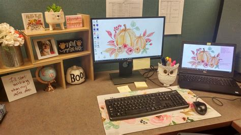 Cubicle Fall Decor | Work cubicle decor, Cute office decor, Cubicle ...