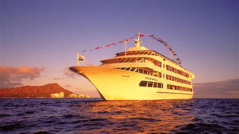 Hawaii O‘ahu | Star of Honolulu Sunset Dinner Cruise (3-Star Cruise) - KKday