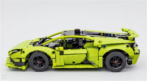 Review: LEGO Technic 42161 Lamborghini Huracán Tecnica - HOTH BRICKS