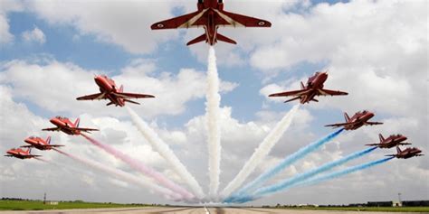 Final flight of Red Arrows jet from RAF Scampton | Royal Air Force