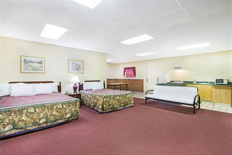 Days Inn by Wyndham Bristol Parkway | Bristol, TN Hotels