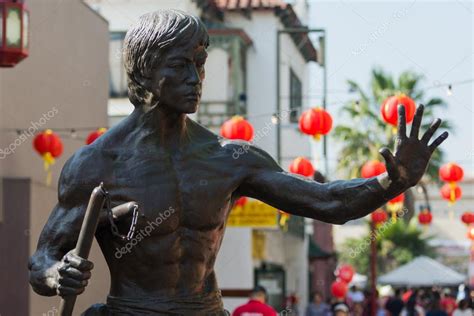 Bruce Lee statue during the 117th Golden Dragon Parade, – Stock Editorial Photo © bettorodrigues ...