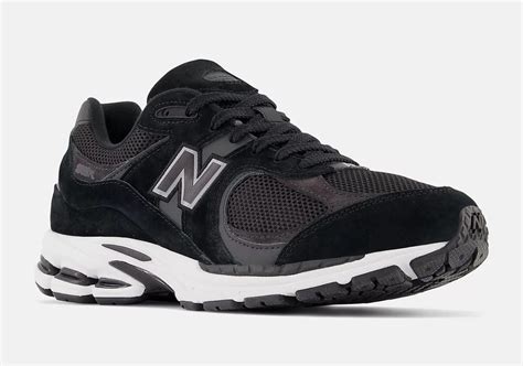 La New Balance 2002R Black Gunmetal en détail - Le Site de la Sneaker