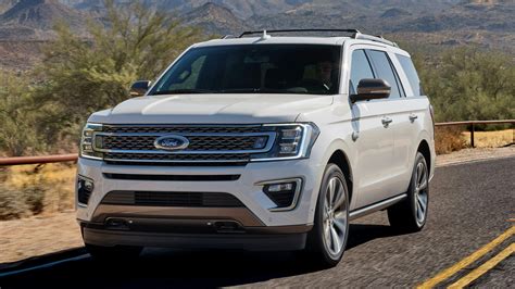 14 Most Fuel-Efficient Large SUVs in 2021 | CARFAX
