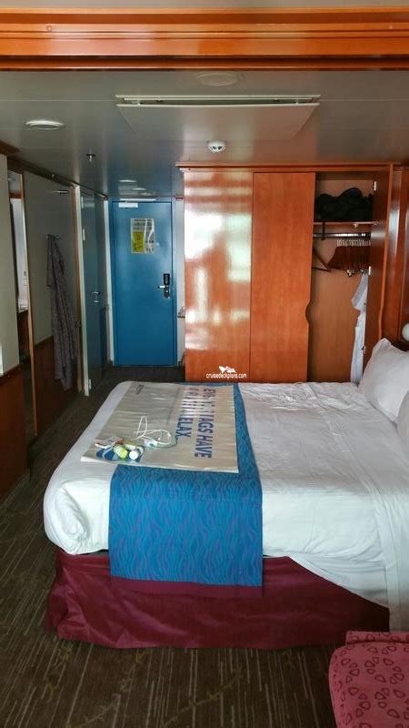 Norwegian Jewel Mini-Suite Category