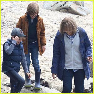 Meryl Streep Films ‘Big Little Lies’ With Her On-Screen Grandsons at the Beach | Big Little Lies ...