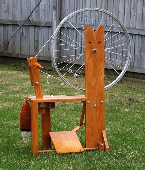 Make a spinning wheel plans. Uses an old bike wheel Diy Spinning Wheel, Spinning Wool, Spinning ...