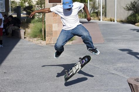 The Art and History of the Kickflip [21 pics] » TwistedSifter