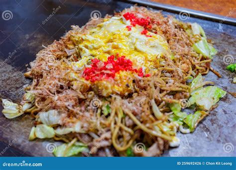 Close Up Shot of Teppanyaki Noodles Stock Photo - Image of autumn ...