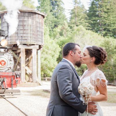 Check out this DIY vintage themed train station wedding!