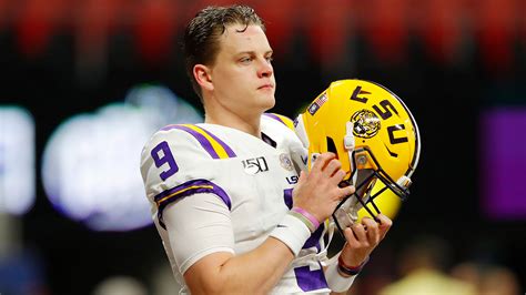 LSU QB Joe Burrow wins Davey O'Brien and Maxwell Awards